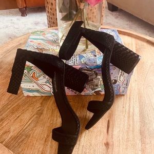 Jeffrey Campbell Laura Sandal Black Leather Sz 7